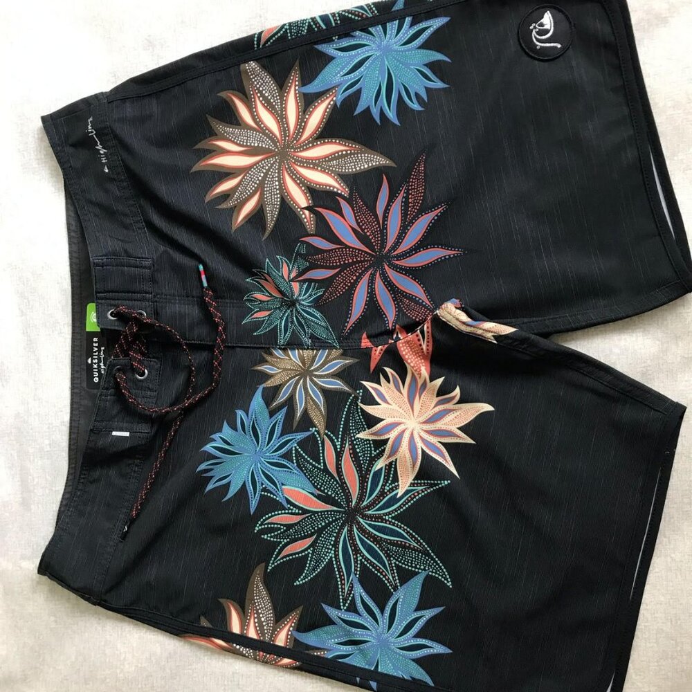 Quiksilver Highline Men Board Shorts Swim size 33
